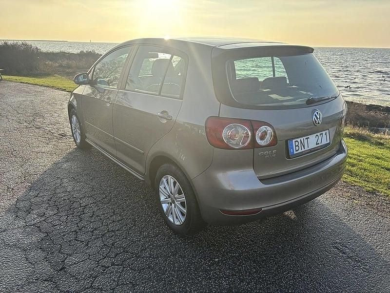Begagnad VW Golf VII 105 HK (77 kW) 2013 Brun Halvkombi