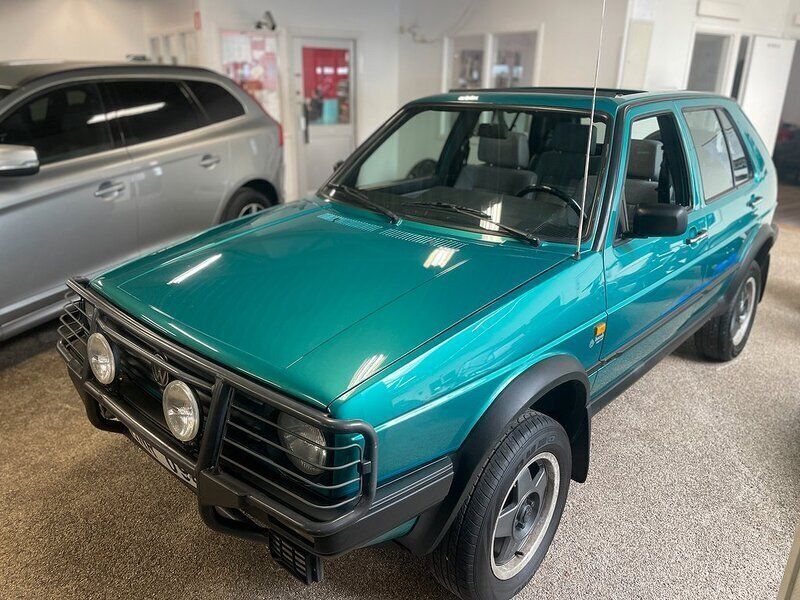 Grön Begagnad 1990 VW Golf Country Halvkombi | 169 000 kr - Bild 1/4