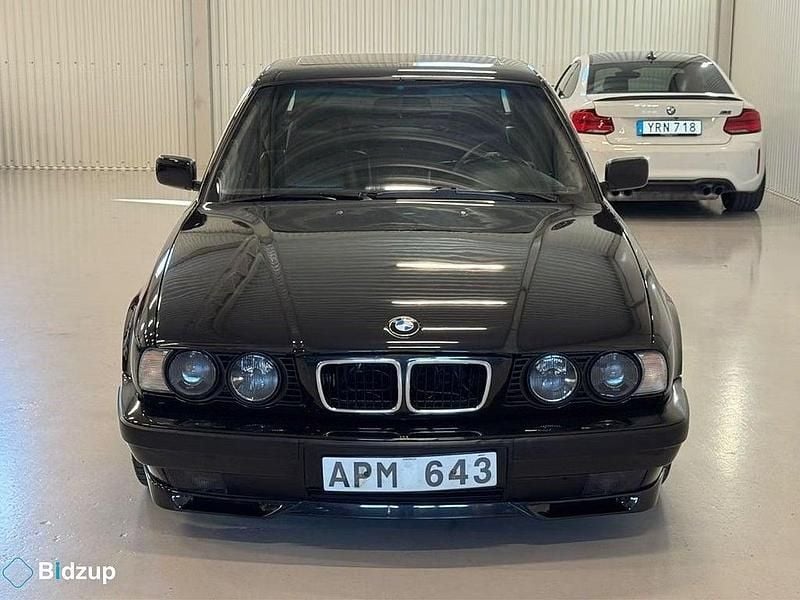Begagnad BMW 540 286 HK (210 kW) 1993 Ljusgrå Sedan