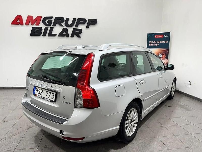 Begagnad Volvo V50 Kinetic 116 HK (85 kW) 2012 Ljusgrå Kombi