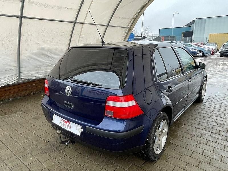 Begagnad VW Golf IV Ocean 105 HK (77 kW) 2003 Blå Halvkombi