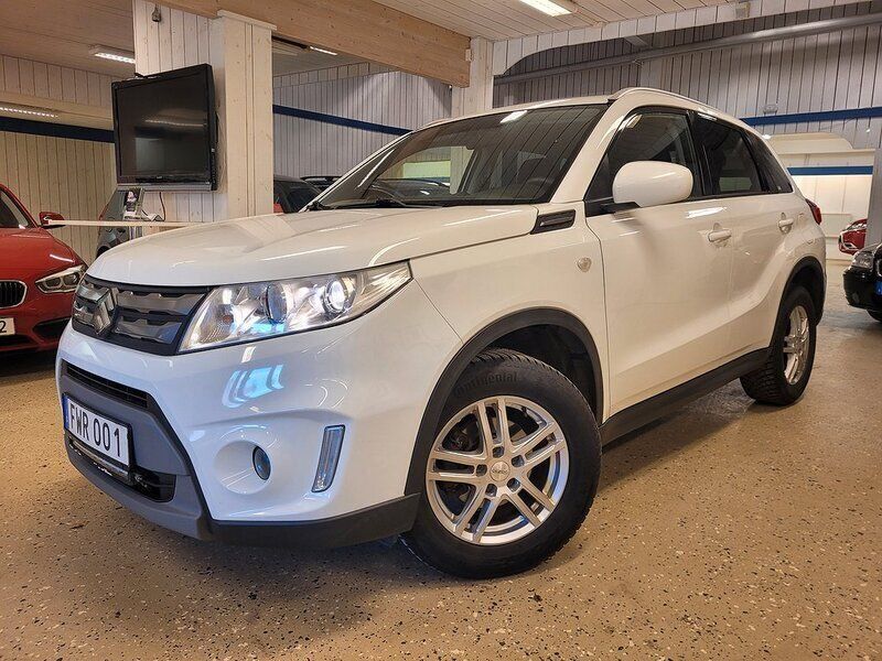 Vit Begagnad 2015 Suzuki Vitara GL SUV | 119 500 kr - Bild 1/4