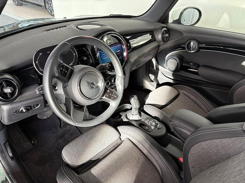 Begagnad Mini Cooper SE 135 kW (184 HK) 2022 Grön Halvkombi