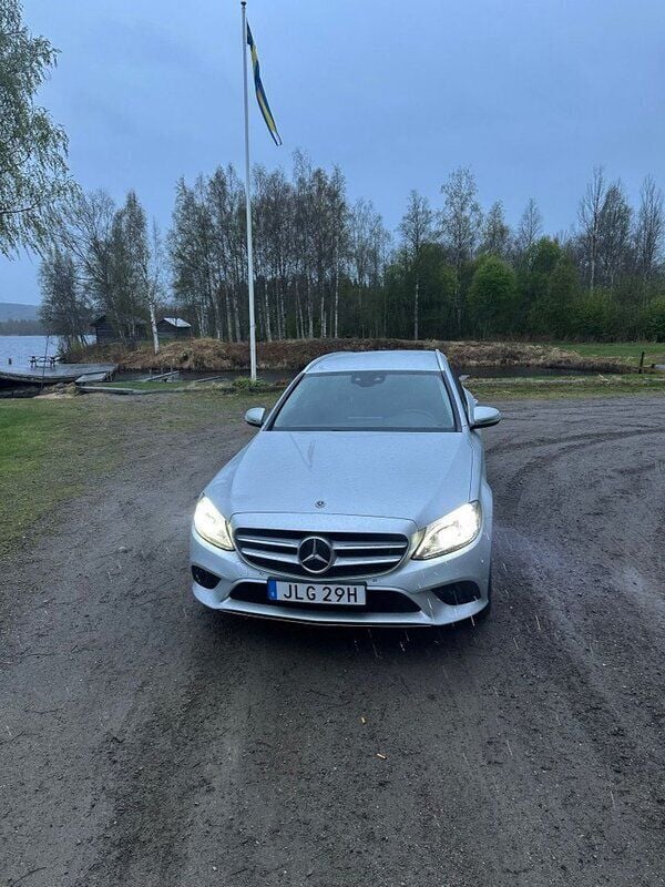 Silver Begagnad 2021 Mercedes C220 Avantgarde Kombi | 260 000 kr (Superpris) - Bild 1/4