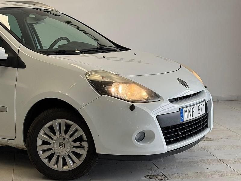 Begagnad Renault Clio GrandTour 101 HK (74 kW) 2010 Vit Kombi
