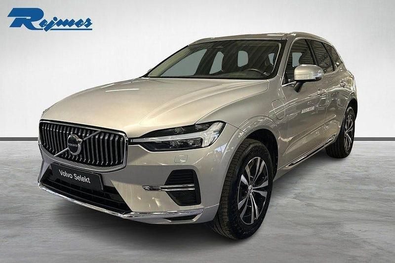Silver dawn metallic Begagnad 2023 Volvo XC60 Core SUV | 399 900 kr (Superpris) - Bild 1/4