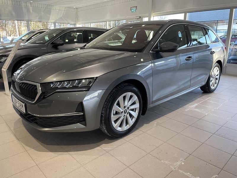 Grå Ny 2026 Skoda Octavia Kombi | 372 000 kr - Bild 1/4
