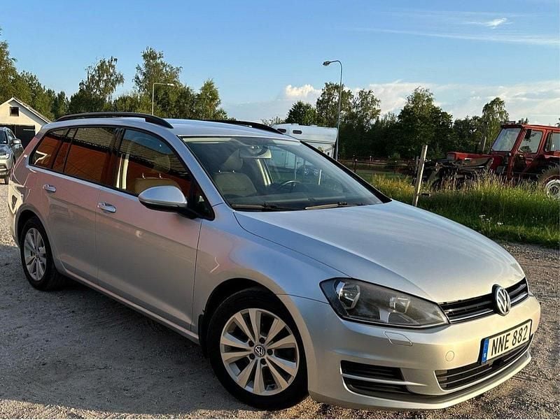 Silver Begagnad 2014 VW Golf VII Kombi | 79 000 kr (Marknadspris) - Bild 1/4