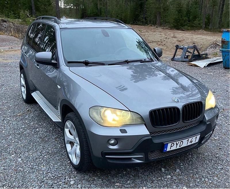 Grå Begagnad 2008 BMW X5 Sport Line SUV | 79 000 kr (Marknadspris) - Bild 1/4