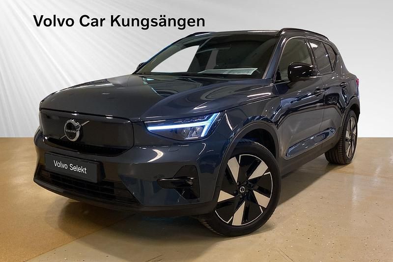 Blå Begagnad 2025 Volvo EX40 Single Motor Extended Range SUV | 489 900 kr - Bild 1/3