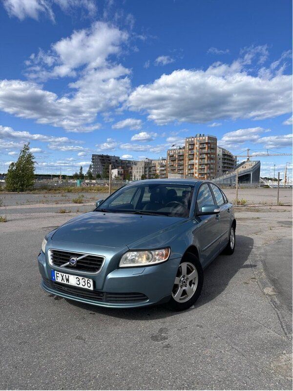 Blå Begagnad 2008 Volvo S40 Kinetic Sedan | 27 900 kr (Bra pris) - Bild 1/4
