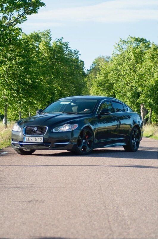 Grå Begagnad 2011 Jaguar XF Sedan | 97 000 kr (Marknadspris) - Bild 1/4