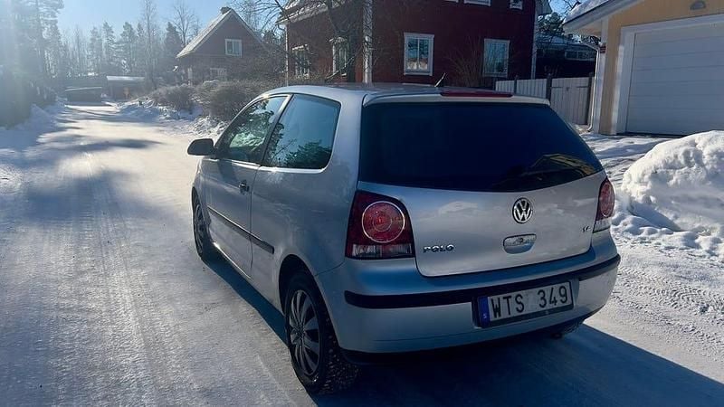 Begagnad VW Polo 75 HK (55 kW) 2006 Halvkombi