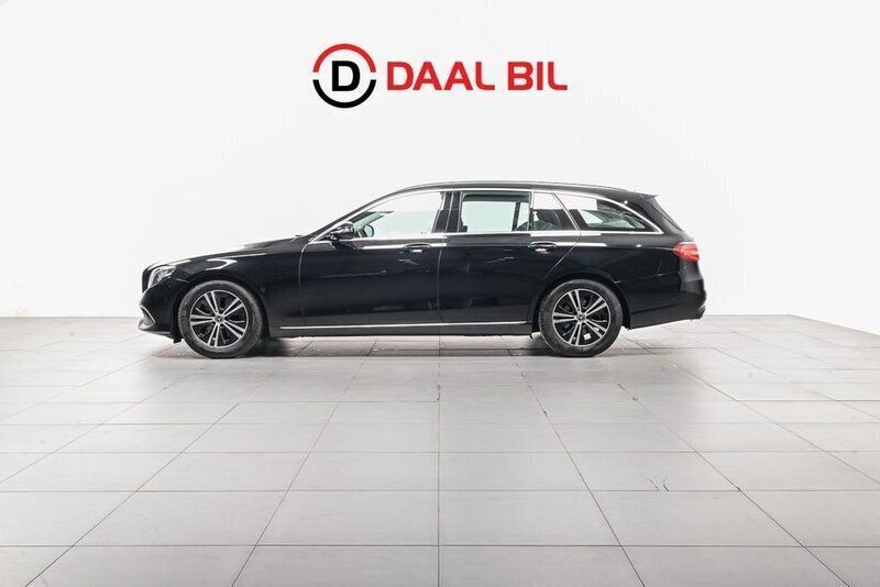 Svart Begagnad 2019 Mercedes E220 Avantgarde Kombi | 269 700 kr (Superpris) - Bild 1/4