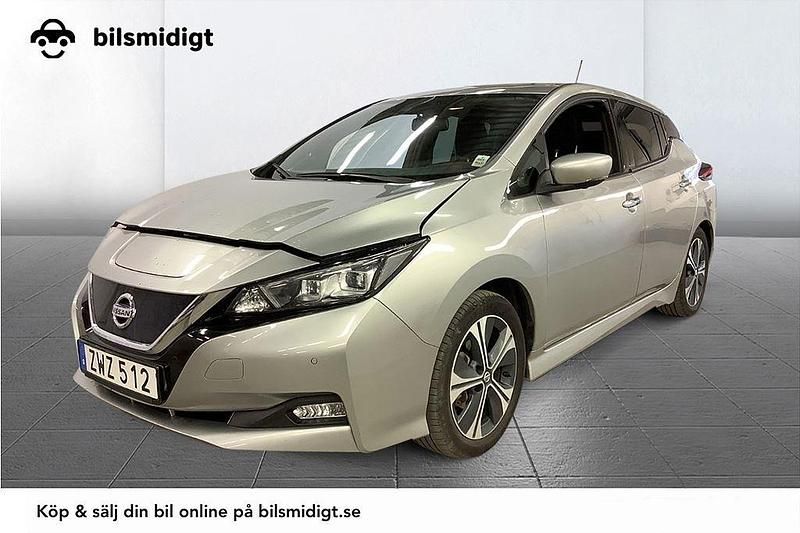 Silver Begagnad 2020 Nissan Leaf N-Connecta Halvkombi | 164 500 kr (Marknadspris) - Bild 1/3