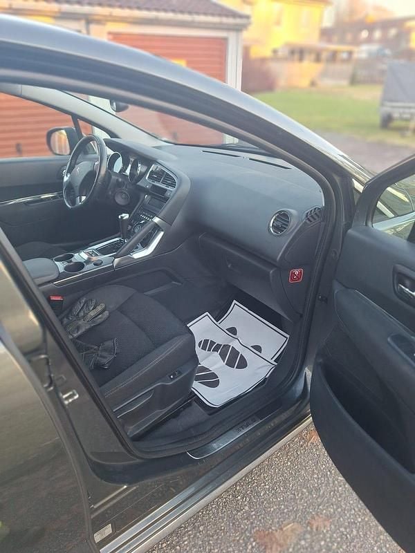 Begagnad Peugeot 3008 120 HK (88 kW) 2016 Kombi