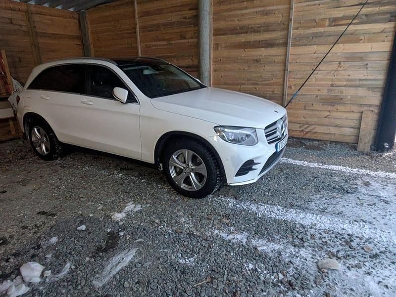 Begagnad Mercedes GLC250 204 HK (150 kW) 2019