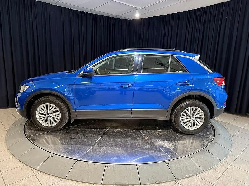 Begagnad VW T-Roc 110 HK (80 kW) 2022 Blå metallic SUV