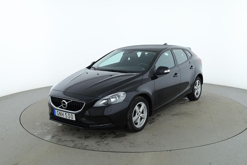 Begagnad Volvo V40 Kinetic 154 HK (113 kW) 2017 Svart Halvkombi