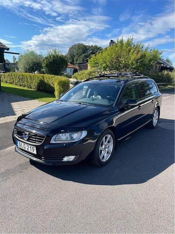 Svart Begagnad 2015 Volvo V70 Dynamic Kombi | 150 000 kr (Marknadspris) - Bild 1/4