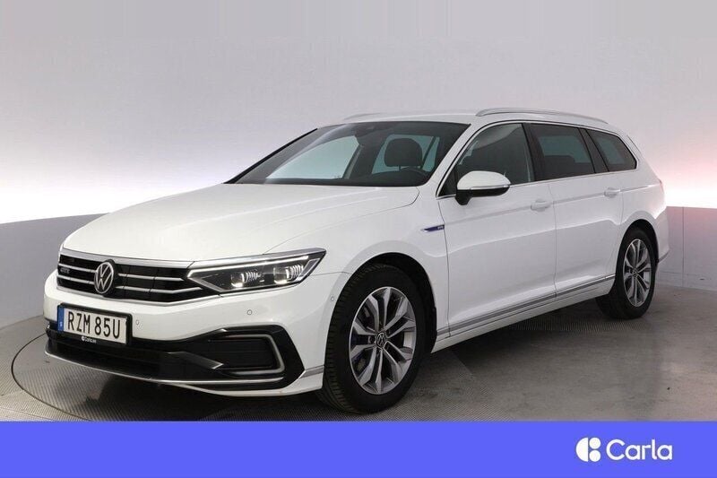 Vit Begagnad 2021 VW Passat Active Kombi | 258 900 kr (Marknadspris) - Bild 1/4