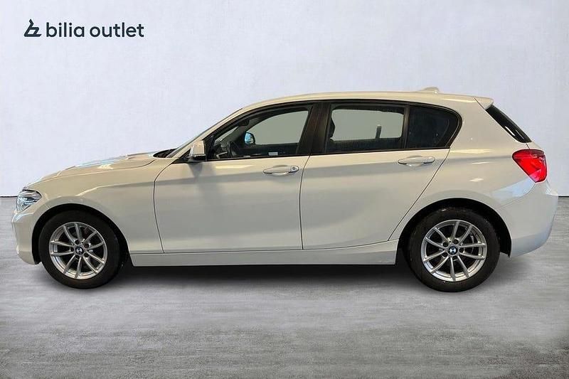 Begagnad BMW 118 Advantage 136 HK (100 kW) 2019 Vit Halvkombi