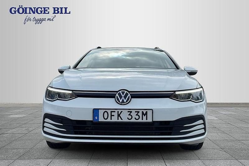 Begagnad VW Golf VIII 132 HK (97 kW) 2021 Vit Kombi