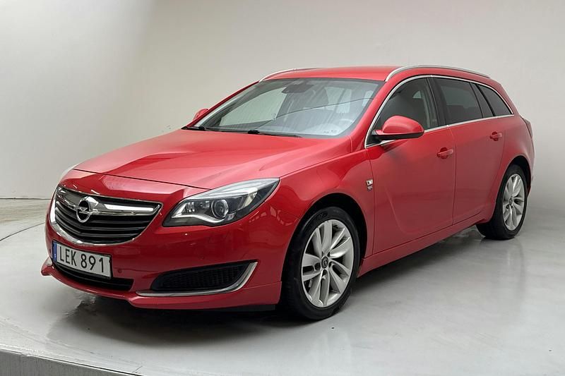 Röd Begagnad 2016 Opel Insignia Business Kombi | 124 800 kr (Lite dyr) - Bild 1/4