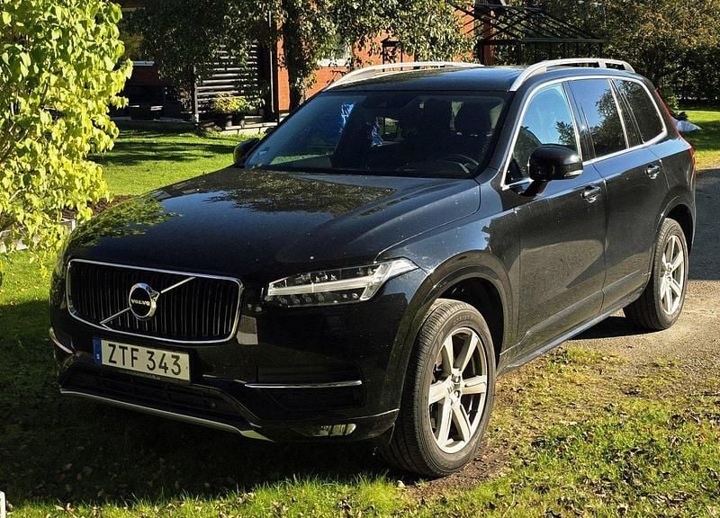 Svart Begagnad 2019 Volvo XC90 Momentum SUV | 340 000 kr - Bild 1/4