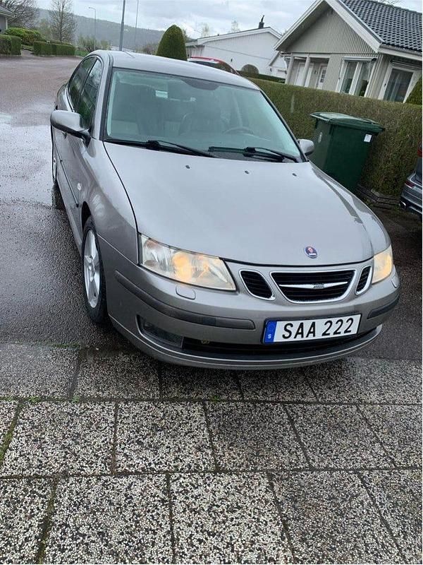 Begagnad 2003 Saab 9-3 Vector Sedan | 19 500 kr (Bra pris) - Bild 1/4