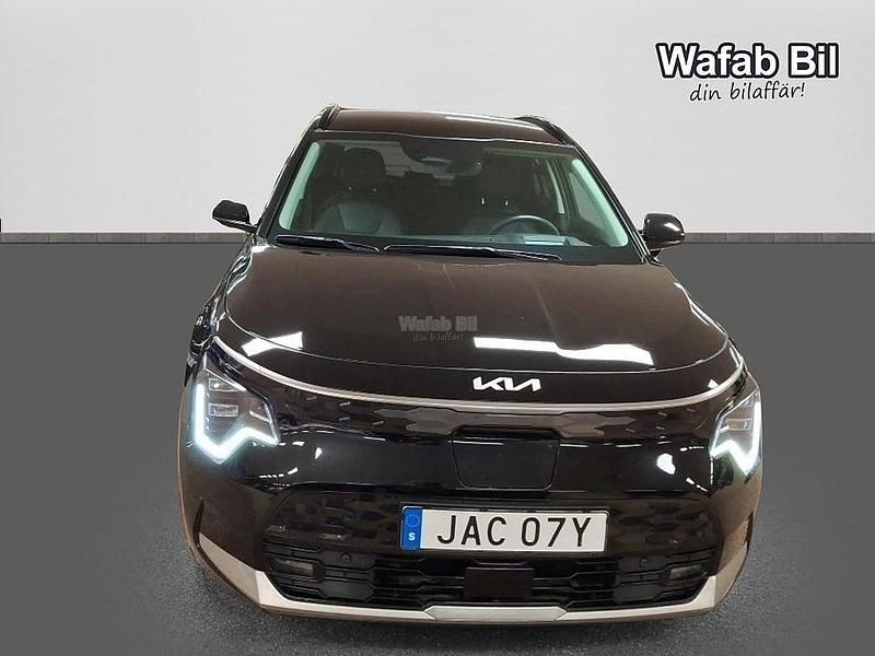 Begagnad Kia Niro Advance 150 kW (204 HK) 2022 Svart SUV
