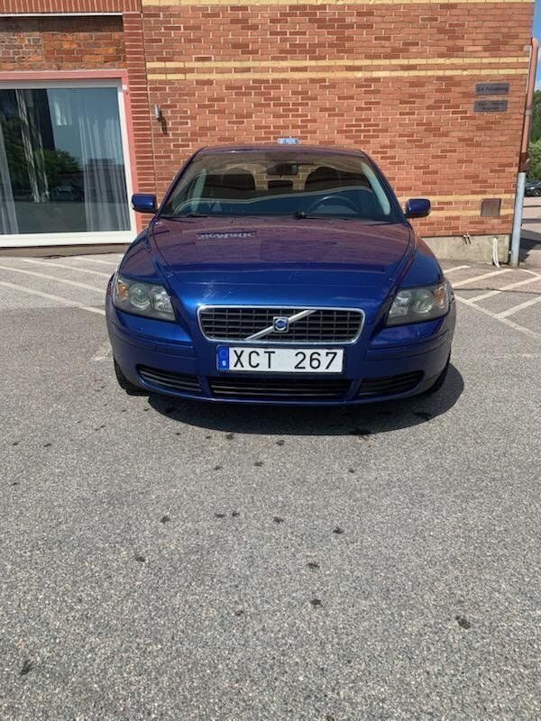 Blå Begagnad 2006 Volvo S40 Sedan | 32 000 kr (Bra pris) - Bild 1/4