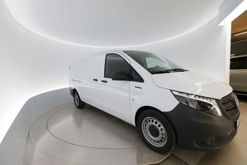 Vit Begagnad 2024 Mercedes e-Vito Van | 598 750 kr - Bild 1/4