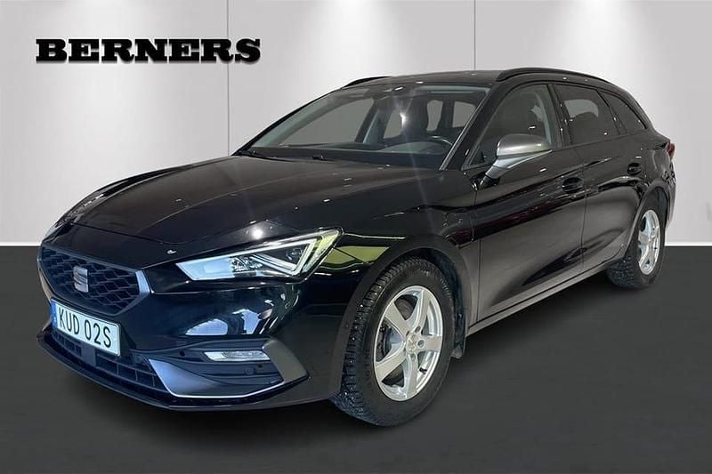 Svart Begagnad 2021 Seat Leon | 229 900 kr (Marknadspris) - Bild 1/4