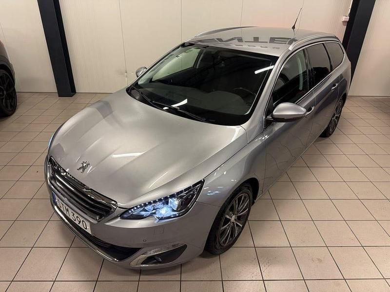 Begagnad Peugeot 308 SW Allure 120 HK (88 kW) 2016 Grå Kombi