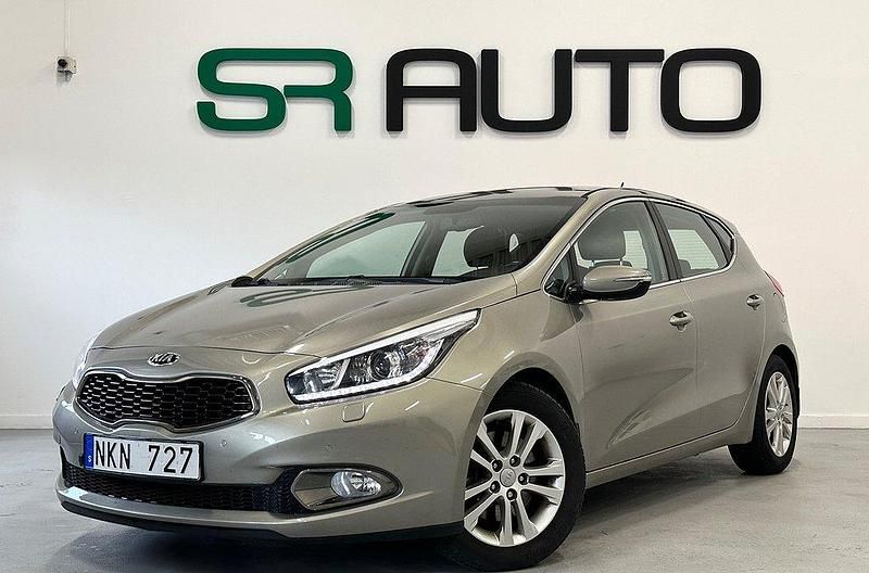 Silver Begagnad 2012 Kia Ceed Halvkombi | 89 900 kr (Lite dyr) - Bild 1/4