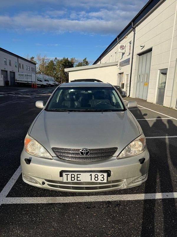Begagnad 2002 Toyota Camry Sedan | 40 000 kr - Bild 1/4