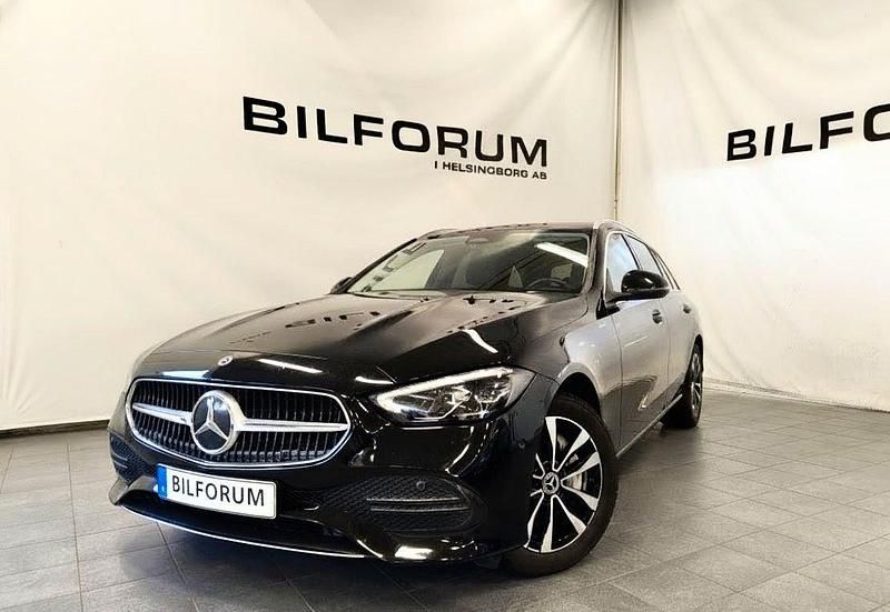 Svart Begagnad 2022 Mercedes C300e Avantgarde Kombi | 359 900 kr (Superpris) - Bild 1/4