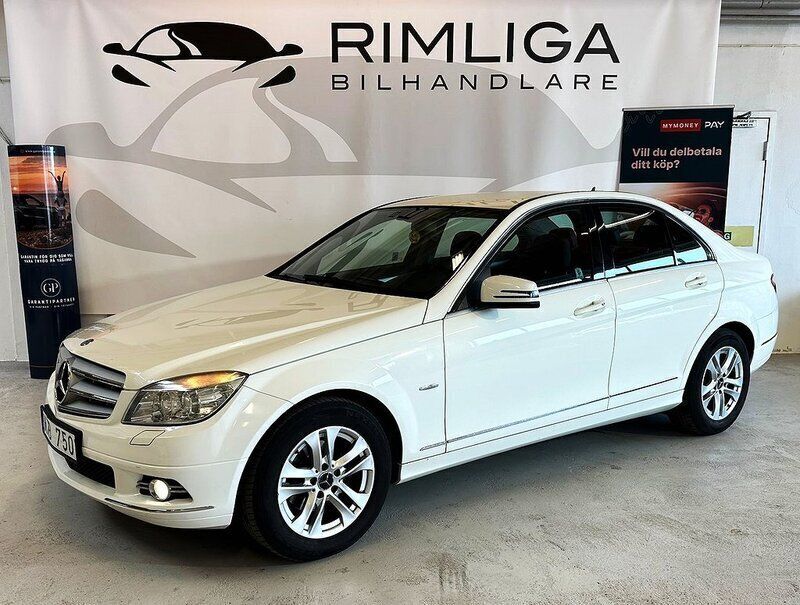 Vit Begagnad 2008 Mercedes C180 Avantgarde Sedan | 69 900 kr (Marknadspris) - Bild 1/4