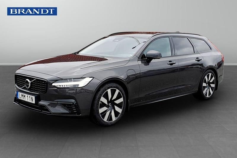Grå Begagnad 2025 Volvo V90 Plus Kombi | 499 900 kr (Marknadspris) - Bild 1/4