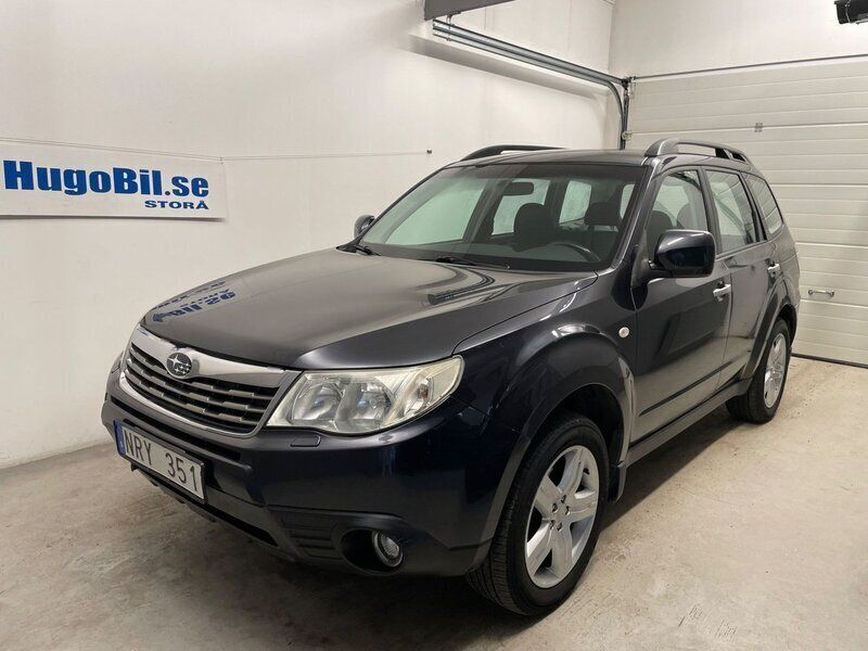 Mörkgrå Begagnad 2009 Subaru Forester SUV | 89 500 kr (Dyr) - Bild 1/4