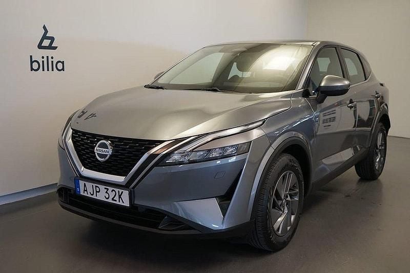 Grå Begagnad 2022 Nissan Qashqai Acenta SUV | 239 500 kr (Marknadspris) - Bild 1/3