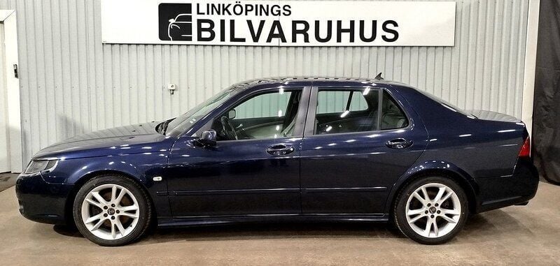 Mörkblå (blå) Begagnad 2006 Saab 9-5 Aero Sedan | 89 900 kr - Bild 1/4