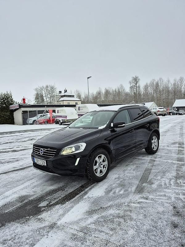 Begagnad Volvo XC60 Momentum 190 HK (139 kW) 2015 Svart SUV