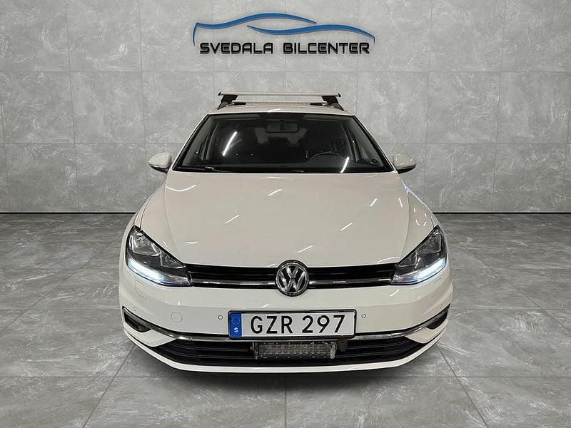 Begagnad VW Golf VII 150 HK (110 kW) 2018 Vit Kombi