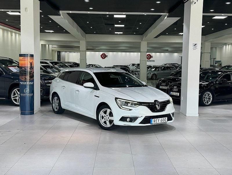 Vit Begagnad 2016 Renault Mégane GrandTour Kombi | 94 900 kr (Bra pris) - Bild 1/4