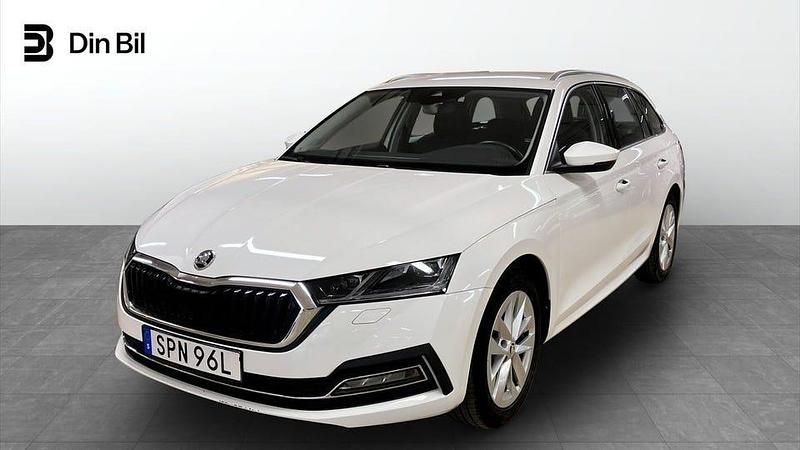 Vit Begagnad 2021 Skoda Octavia Style Kombi | 244 900 kr (Marknadspris) - Bild 1/4