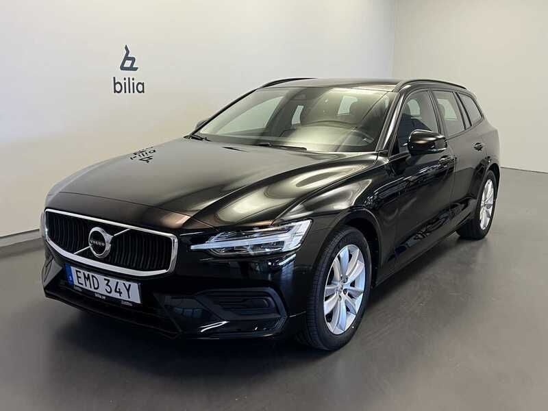 Begagnad Volvo V60 Momentum 191 HK (140 kW) 2020 Svart Kombi