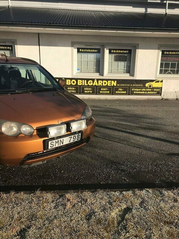 Ljusbrun (orangebrun ) Begagnad 2001 Honda HR-V SUV | 18 500 kr - Bild 1/4