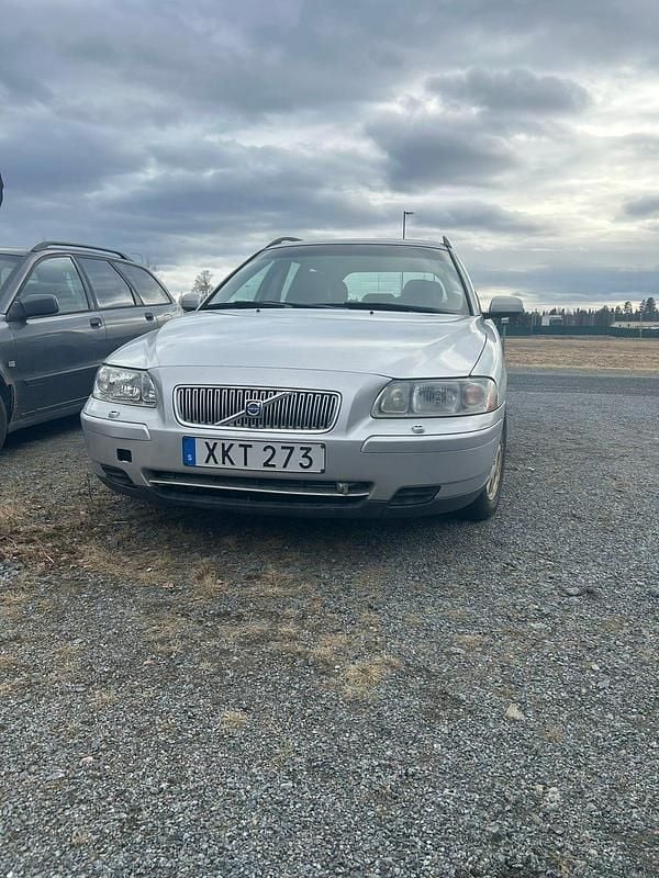 Begagnad 2006 Volvo V70 Kombi | 25 000 kr (Superpris) - Bild 1/4